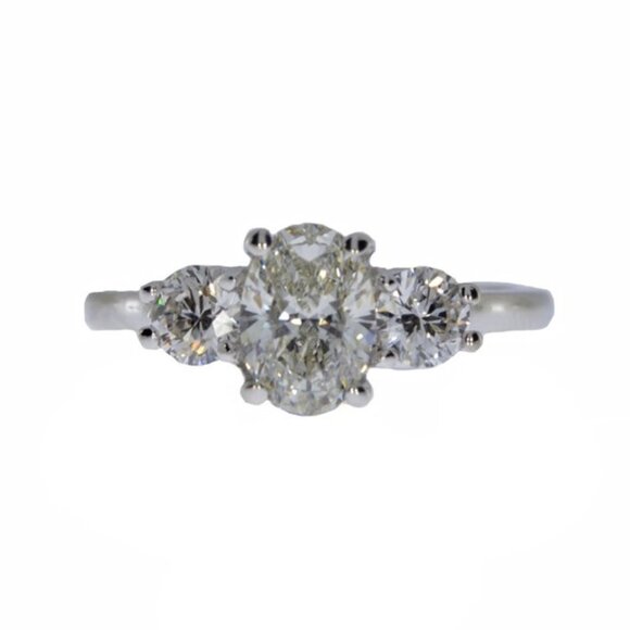 14K Gold 1.60 Ct Lab Grown Oval Diamond Ring